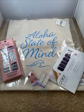 Aloha State of Mind tote plus ColorStreet & Dashing Diva nails